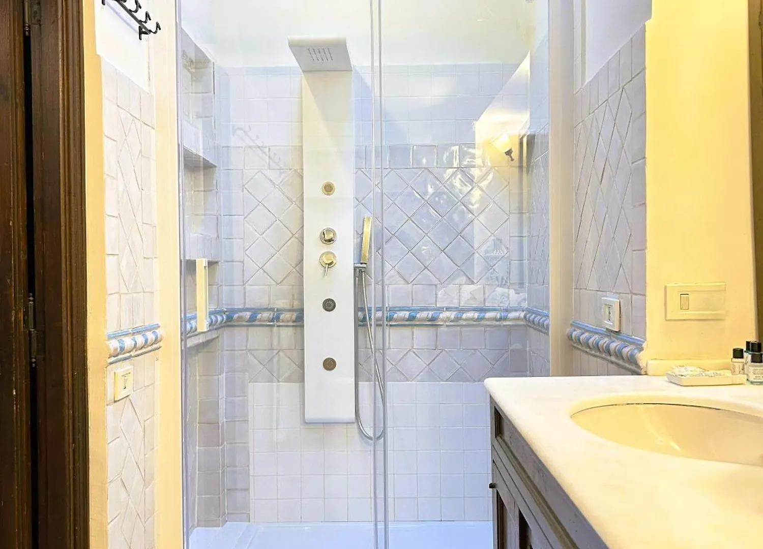 Apartment The Gem - Trastevere Cozy Retreat With Pool Rome